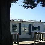 Ulvf Les Beaupins Holiday park 3*