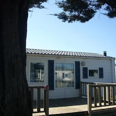 Ulvf Les Beaupins Kompleks wypoczynkowy 3*