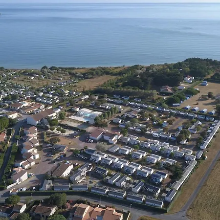 Vakantiepark Ulvf Les Beaupins 3*