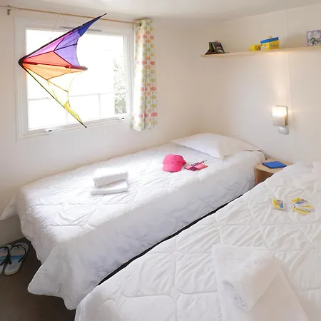 Ulvf Les Beaupins Kompleks wypoczynkowy 3*