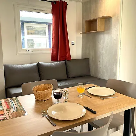 Ulvf Les Beaupins Aldeamento Turístico Saint-Denis-dʼOléron