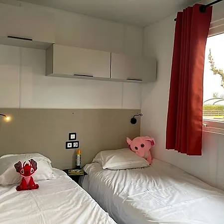 Ulvf Les Beaupins Kompleks wypoczynkowy 3*