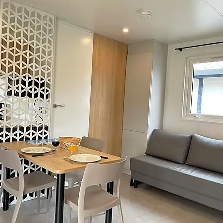 Kompleks wypoczynkowy Ulvf Les Beaupins 3*