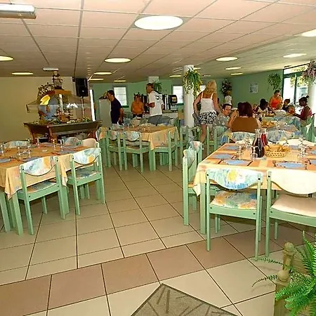 Ulvf Les Beaupins Kompleks wypoczynkowy 3*