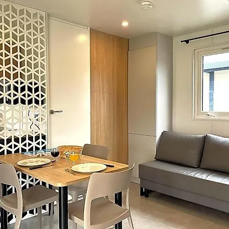 Ulvf Les Beaupins Kompleks wypoczynkowy 3*