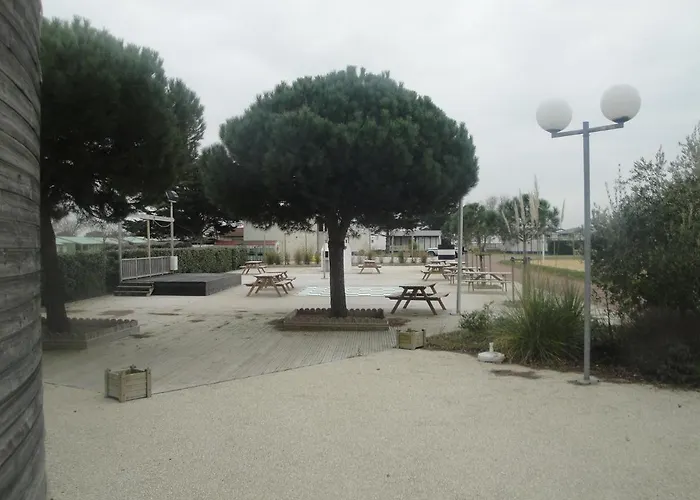 Ulvf Les Beaupins Aldeamento Turístico