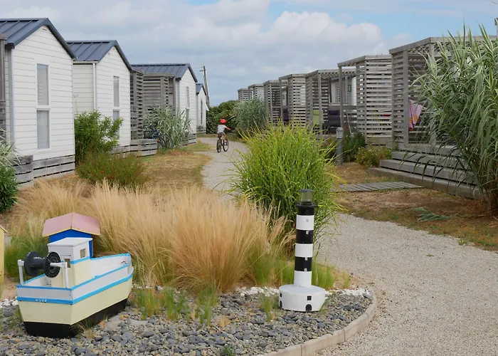 Ulvf Les Beaupins Aldeamento Turístico