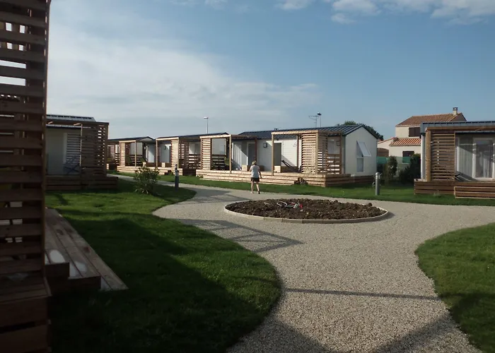 Ulvf Les Beaupins Aldeamento Turístico 3*